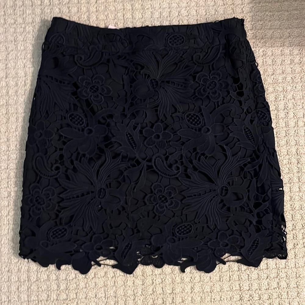 NWT black Banana Republic Skirt. Size 0P